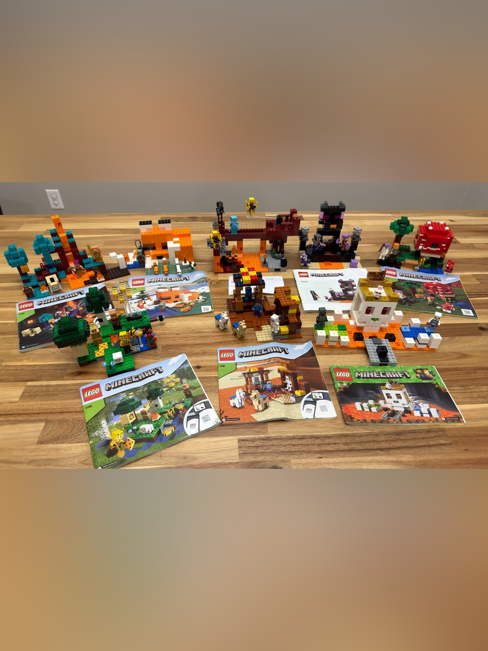 8 sets of Lego Minecraft 21142/21145/21154/21165/21167/21168/21178/21179